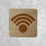 Plaque en bois pour zone Wi-Fi accessible